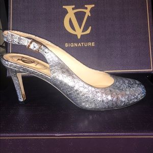 Signature Vince Camuto heels. Size 6.5